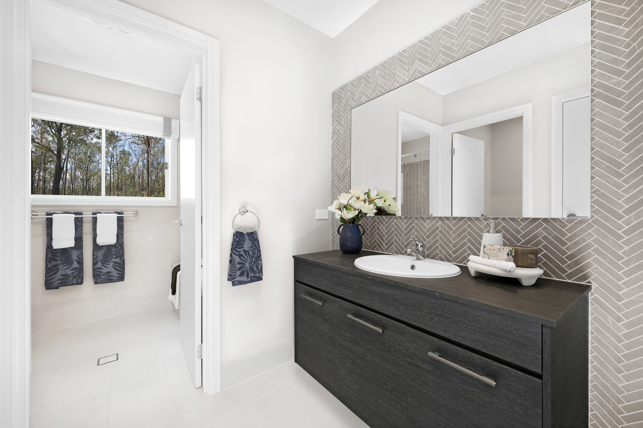 Ensuite Onyx 24